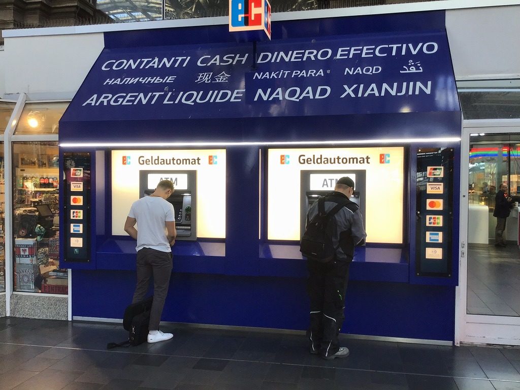 ATM（フランクフルト中央駅）
