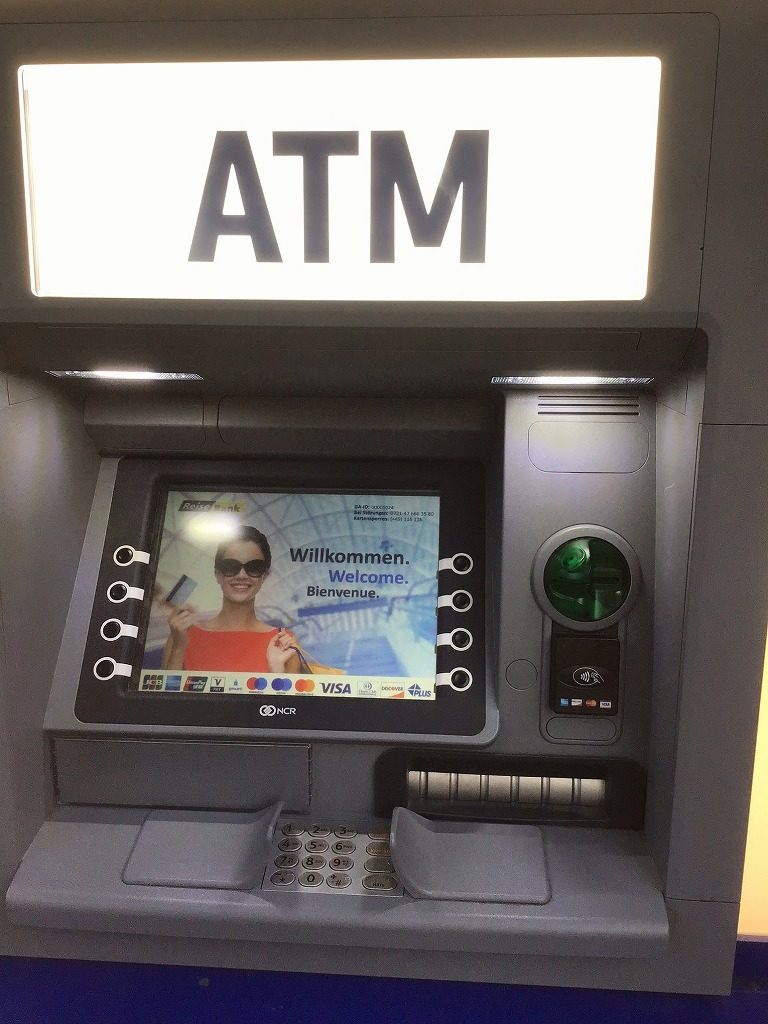 ATM（フランクフルト中央駅）