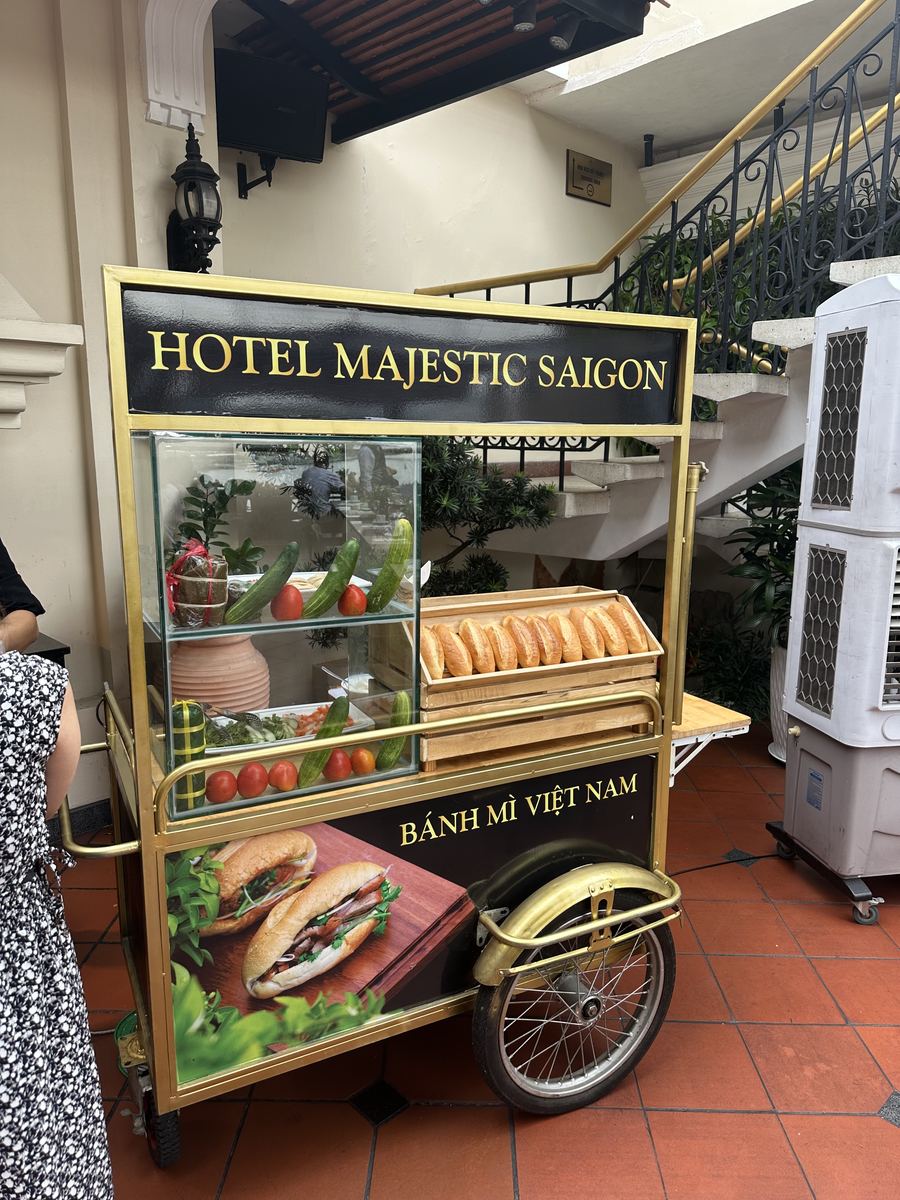 朝食会場のバインミーの屋台